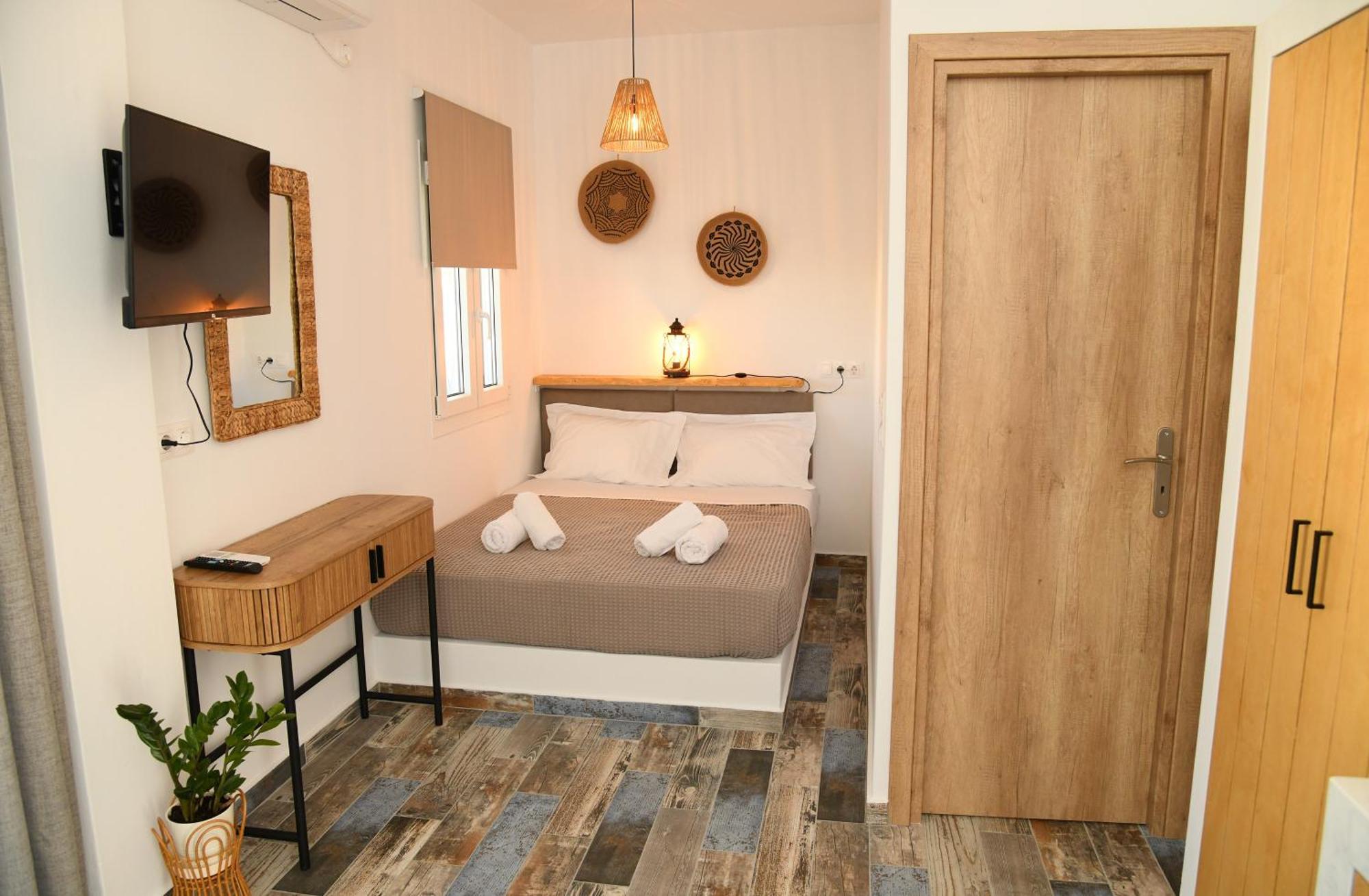 Petite Studios Batsi Batsíon Exteriér fotografie